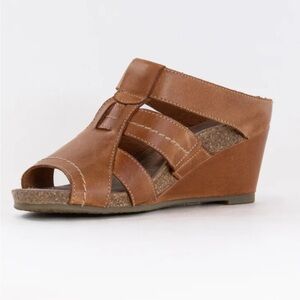 Taos Footwear Brown Wedges